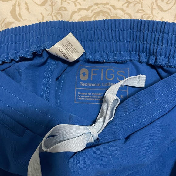 Figs Scrub Set - Picture 4 of 4